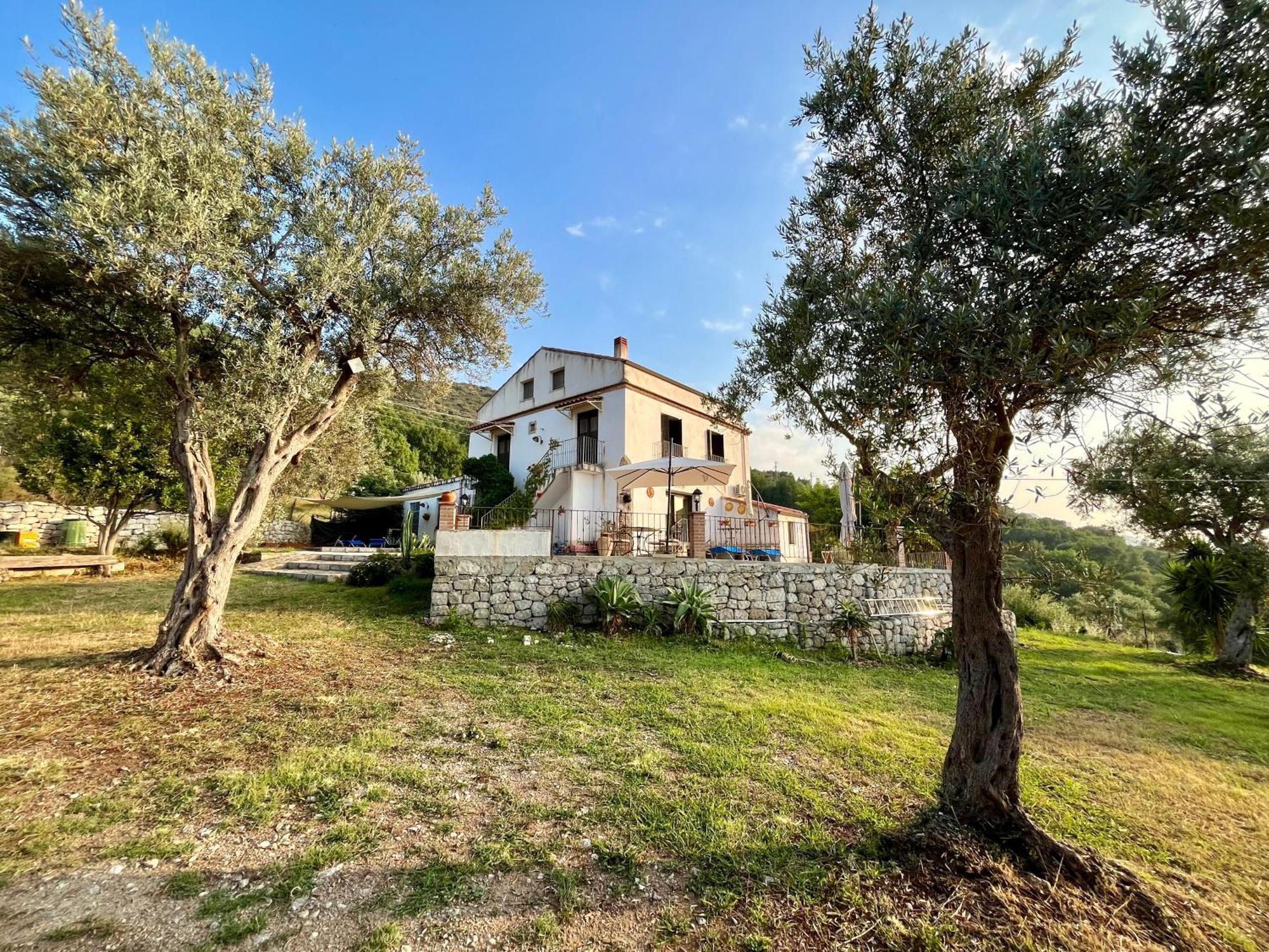 Agriturismo Serre SantʼAgata di Militello Exteriör bild